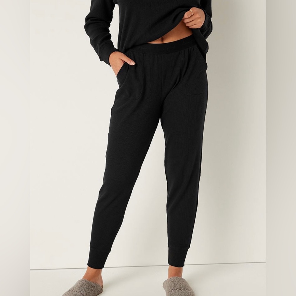 PINK by Victoria’s Secret Sleep Joggers